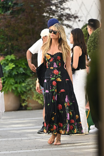 Heidi Klum feet photo thumbnail