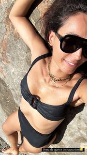 Caterina Balivo feet photo thumbnail
