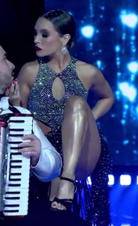 Carla Diaz feet photo thumbnail