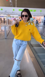 Hansika Motwani feet photo thumbnail