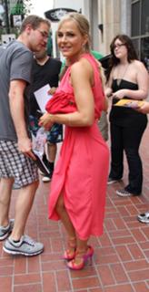 Julie Benz feet photo thumbnail