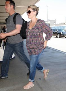 Reese Witherspoon feet photo thumbnail