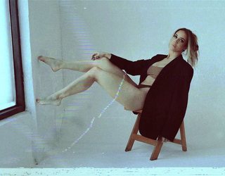 Chelsea Green feet photo thumbnail