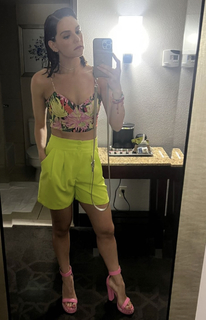 Tania Rincón feet photo thumbnail