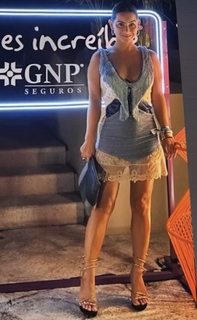 Claudia Lizaldi feet photo thumbnail