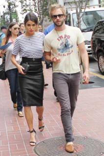 Nikki Reed feet photo thumbnail
