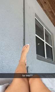 Corinna Kopf feet photo thumbnail