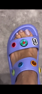 Cláudia Citroni feet photo thumbnail