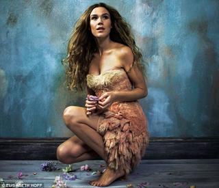 Joss Stone feet photo thumbnail