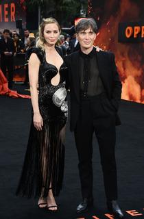 Emily Blunt feet photo thumbnail