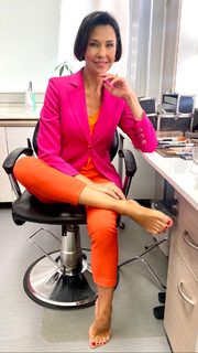 Anna Popek feet photo thumbnail