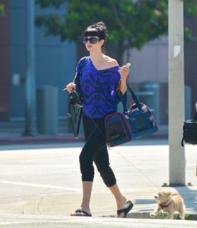 Krysten Ritter feet photo thumbnail