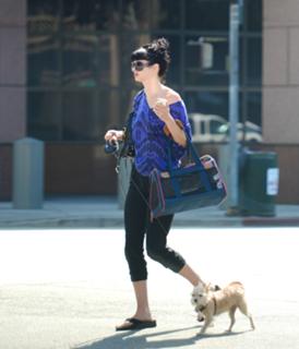 Krysten Ritter feet photo thumbnail