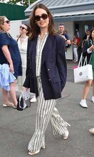 Lily James feet photo thumbnail