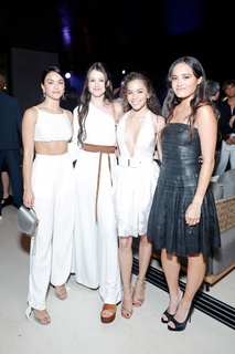 Camila Mendes feet photo thumbnail