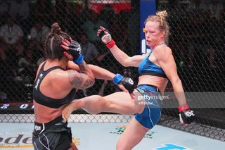 Holly Holm feet photo thumbnail