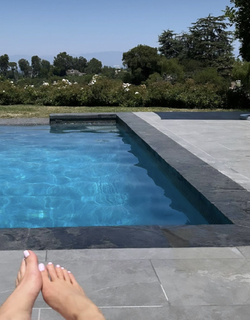 Kylie Jenner feet photo thumbnail