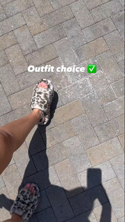 Justine Ezarik feet photo thumbnail