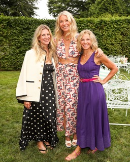 Gwyneth Paltrow feet photo thumbnail