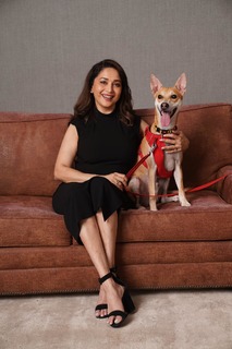 Madhuri Dixit feet photo thumbnail