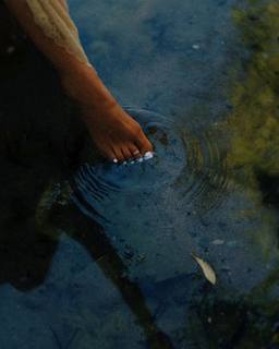 Megan Fox feet photo thumbnail