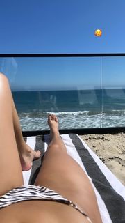 Josie Marie Canseco feet photo thumbnail