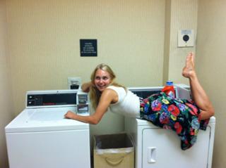 AnnaSophia Robb feet photo thumbnail
