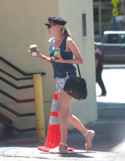 Diane Kruger feet photo thumbnail