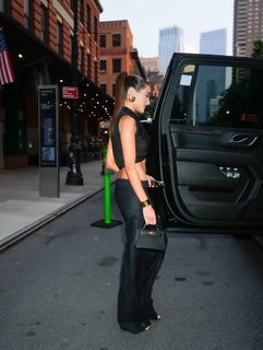 Olivia Culpo feet photo thumbnail
