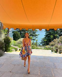 Olivia Culpo feet photo thumbnail