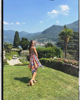 Olivia Culpo feet photo thumbnail
