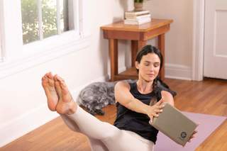 Adriene Mishler feet photo thumbnail