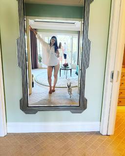 Alexandra Daddario feet photo thumbnail