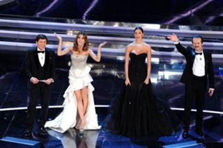 Elisabetta Canalis feet photo thumbnail