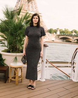 Alexandra Daddario feet photo thumbnail