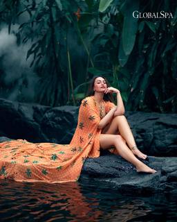 Sonakshi Sinha feet photo thumbnail