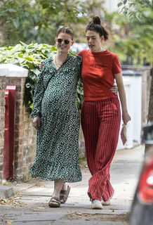 Rose Leslie feet photo 5