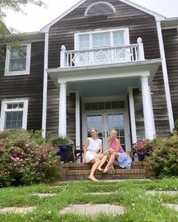 Jennie Garth feet photo thumbnail