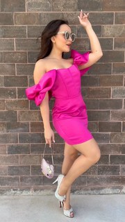 Larissa Manoela feet photo thumbnail