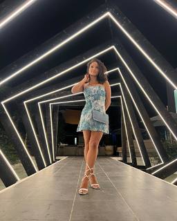 Christina Milian feet photo thumbnail