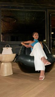 Eiza González feet photo thumbnail
