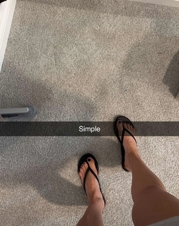 Brittney Smith feet photo thumbnail