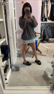 Brittney Smith feet photo thumbnail