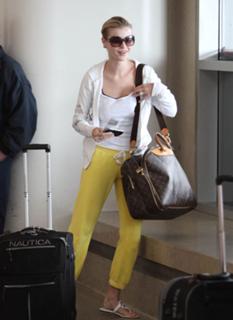 Joanna Krupa feet photo thumbnail