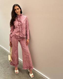 Nina Dobrev feet photo thumbnail