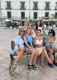 Chiara Ferragni feet photo thumbnail