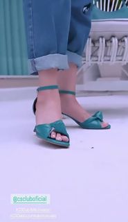 Juliana Paiva feet photo thumbnail