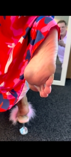 Kyle Unfug feet photo thumbnail