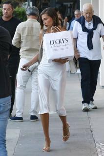 Hailey Bieber feet photo thumbnail