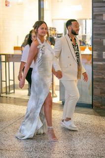Chrissy Teigen feet photo thumbnail